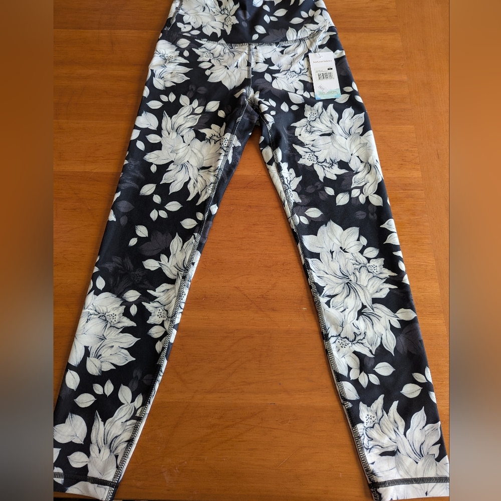 NWT Balance Collection Black Illustrated Floral Leggings, Women's Size Small